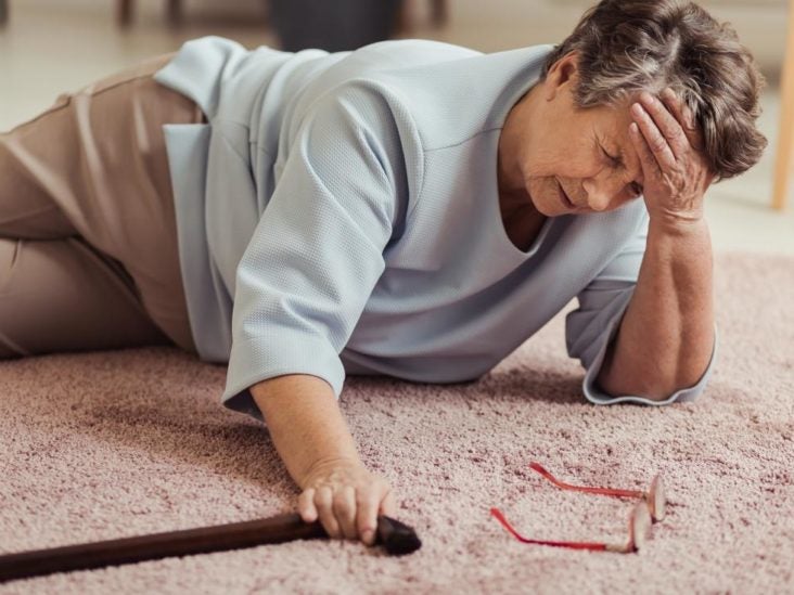 woman-on-floor-with-hypovolemic-shock-732x549.jpg