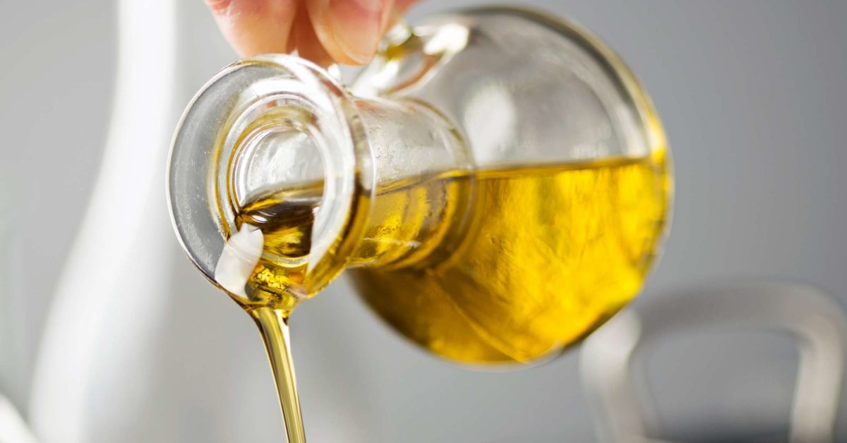 Forklaring desinfektionsmiddel Blive opmærksom Olive oil: Health benefits, nutritional information