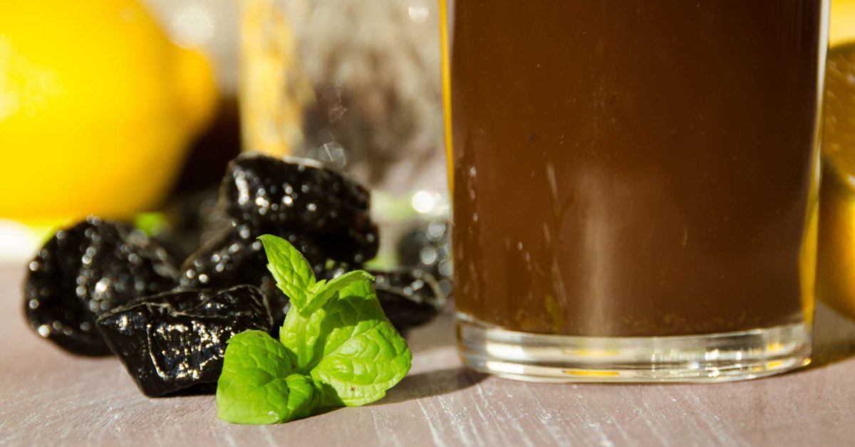 Prune juice Benefits nutrition and diet 