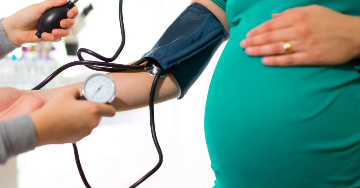 high blood pressure symptoms in pregnancy)