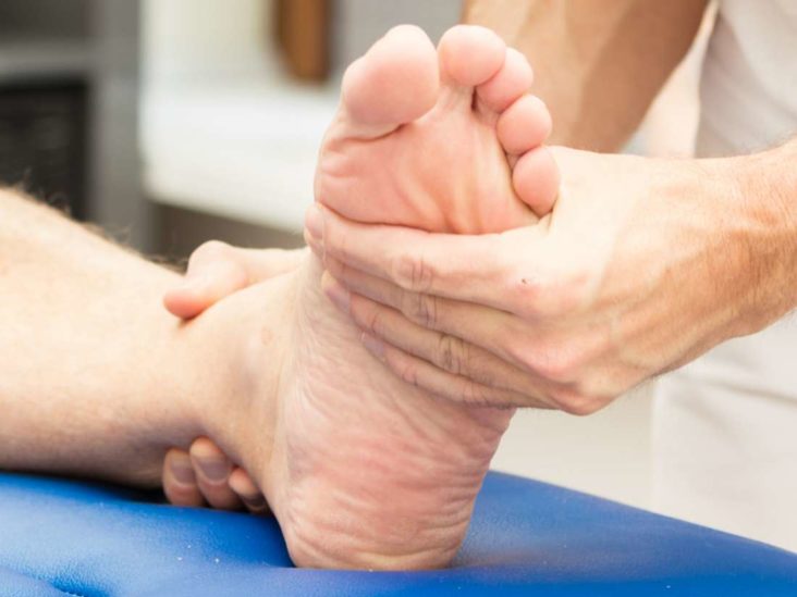 Flat feet: Symptoms, exercises 