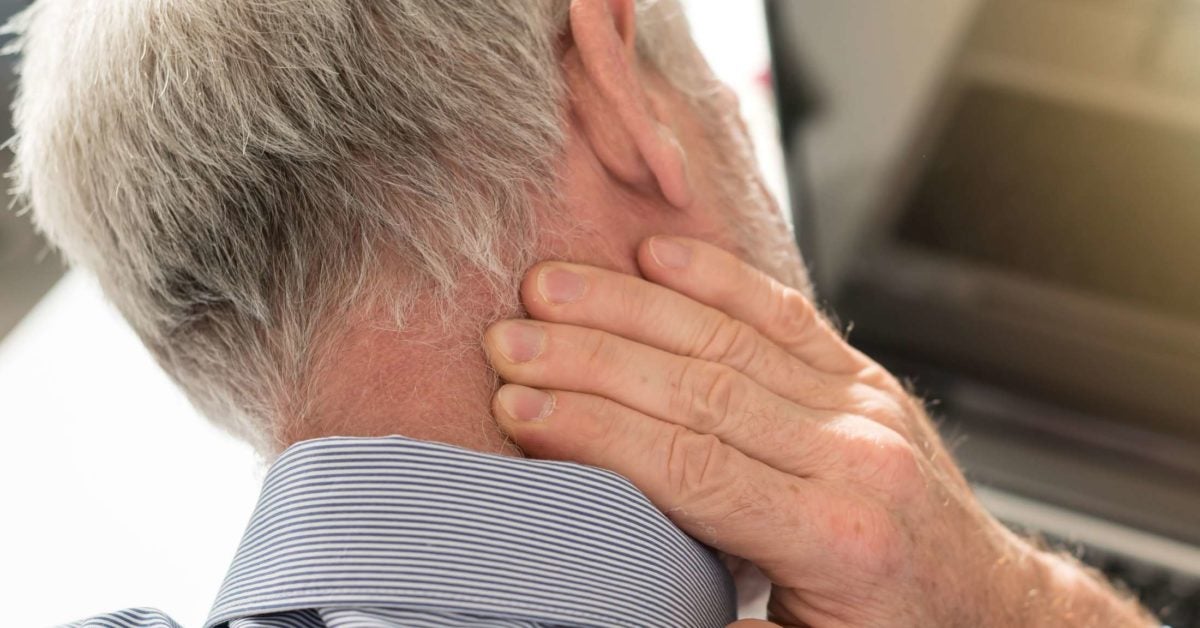 Pain in the back of the head: 5 causes with treatment