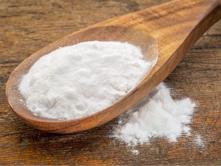 Baking soda for acne Effectiveness and how to use it pic