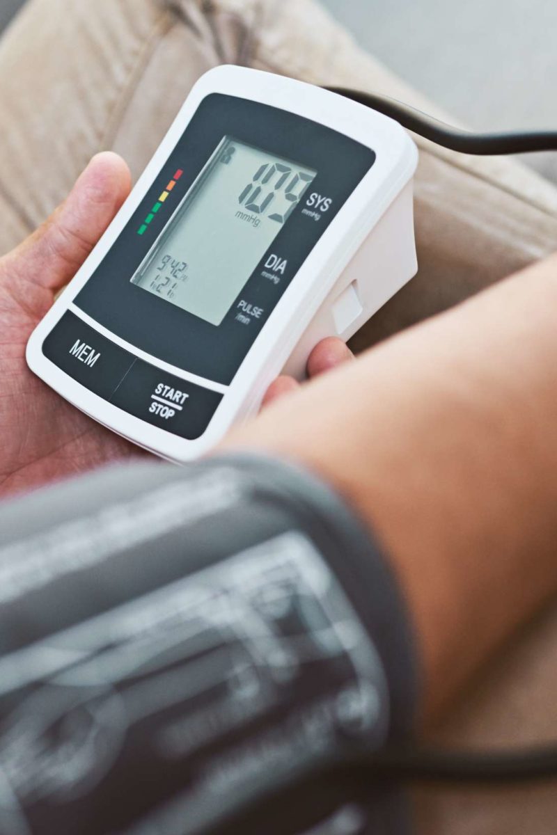 how-to-check-blood-pressure-by-hand-methods-and-tips