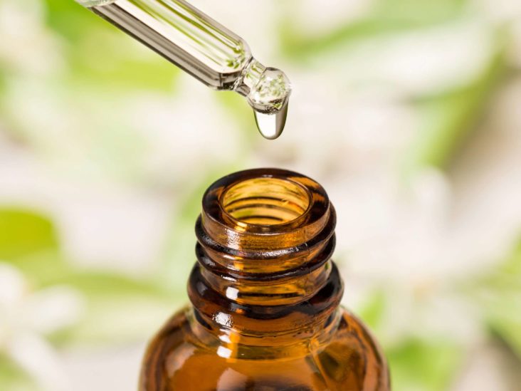 Tea Tree Oil For Nail Fungus | Toenail Fungus Treatment Oil – VedaOils