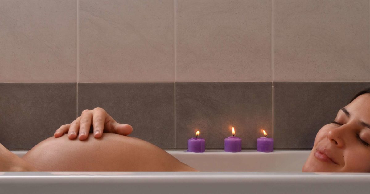 How do you do a sitz bath with epsom salt Epsom Salt Bath During Pregnancy 5 Benefits