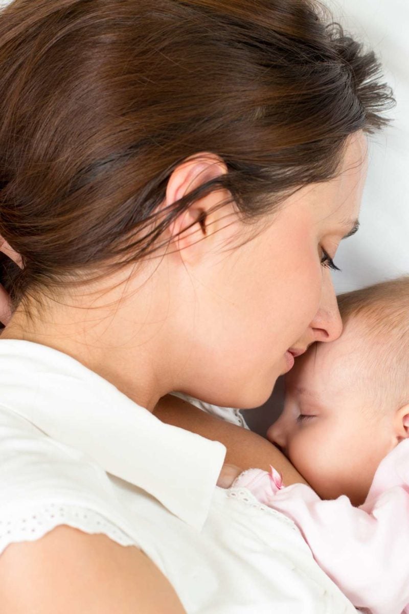 Comfort Nursing : Why It Is Beneficial for Your Baby? 