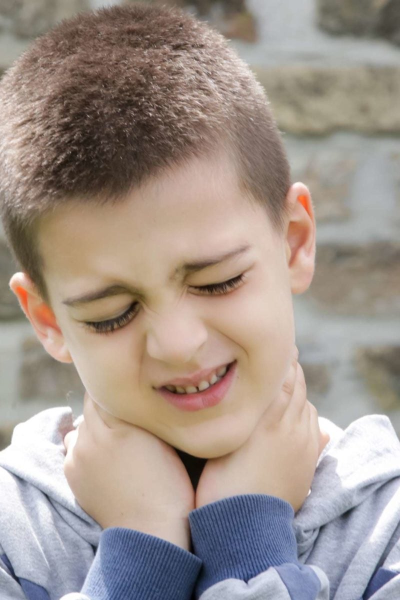 Neck pain in children: Treatment and when to see a doctor