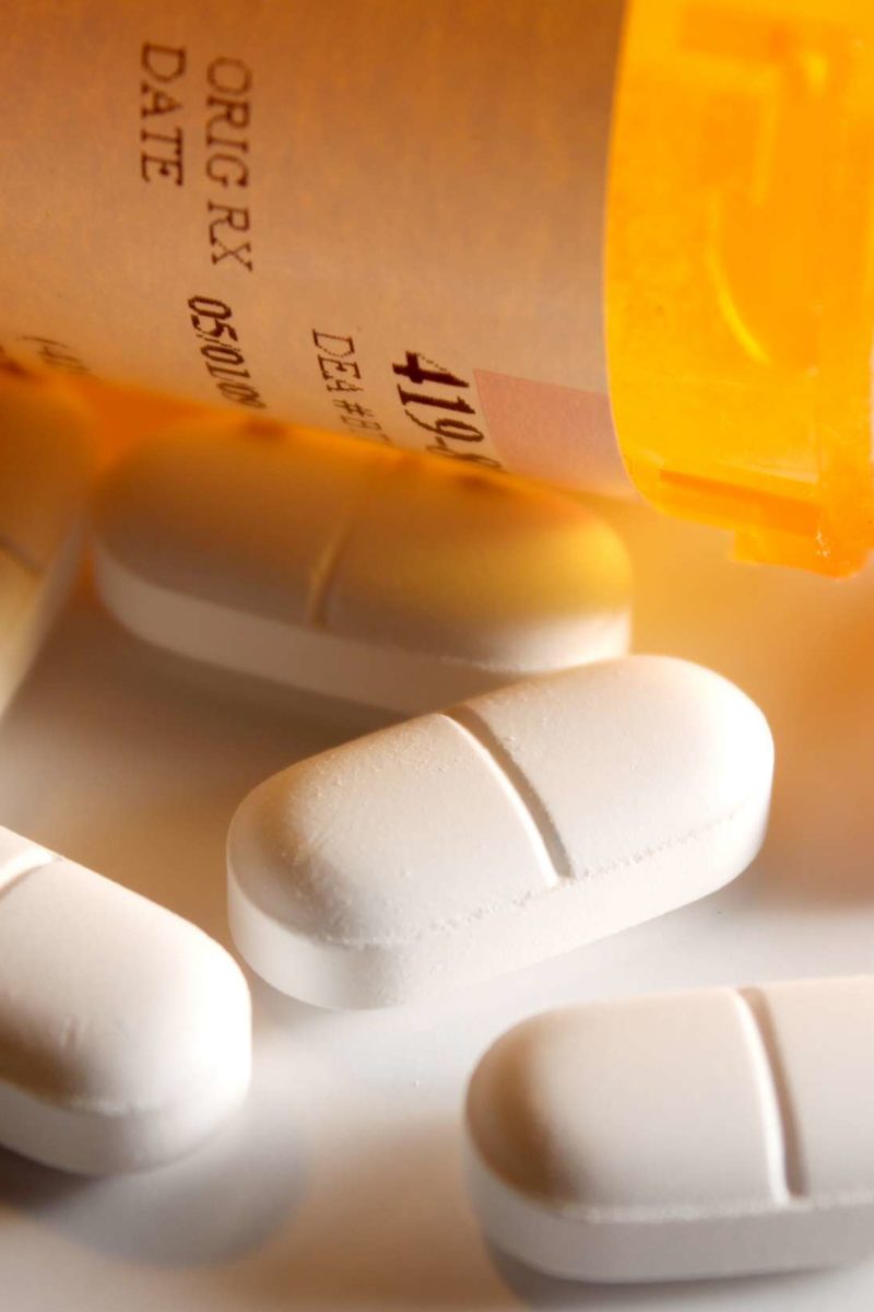 Tramadol vs. Vicodin: Differences, side effects, and risks