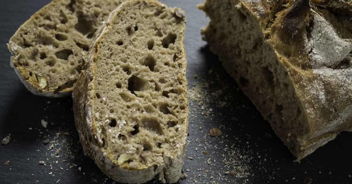 Ways to replace bread made from wheat: 11 healthful alternatives - Medical News Today