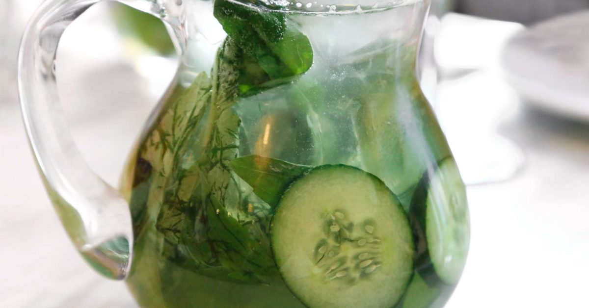 Cucumber water Benefits and how to make it photo
