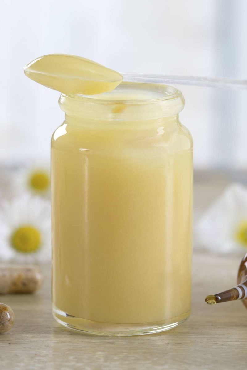 The Royal Treatment: Health Benefits of Royal Jelly – Honey Gardens