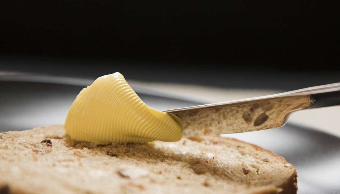 There is butter on the table. Масло сливочное. Spread Butter. Масло спред реклама. Маргарин в печенье вред и польза