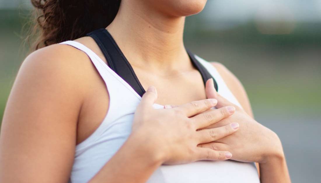 why-does-my-chest-feel-heavy-13-causes-and-treatment