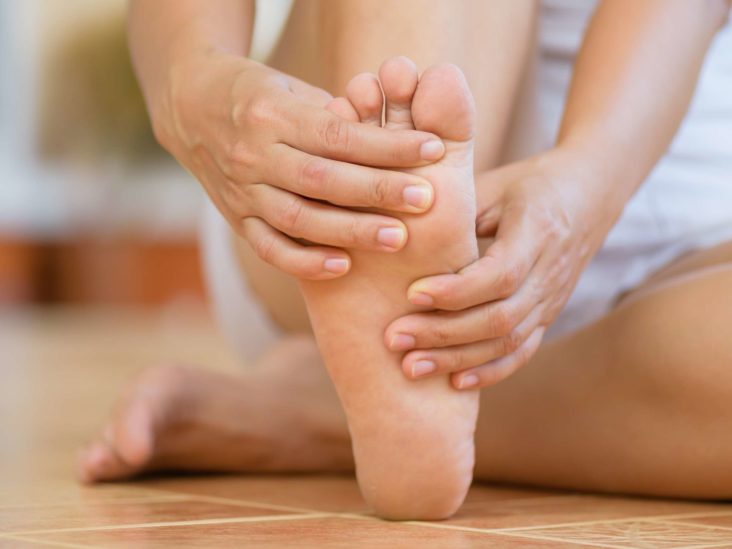 Pain in arch of foot: Causes, treatment 