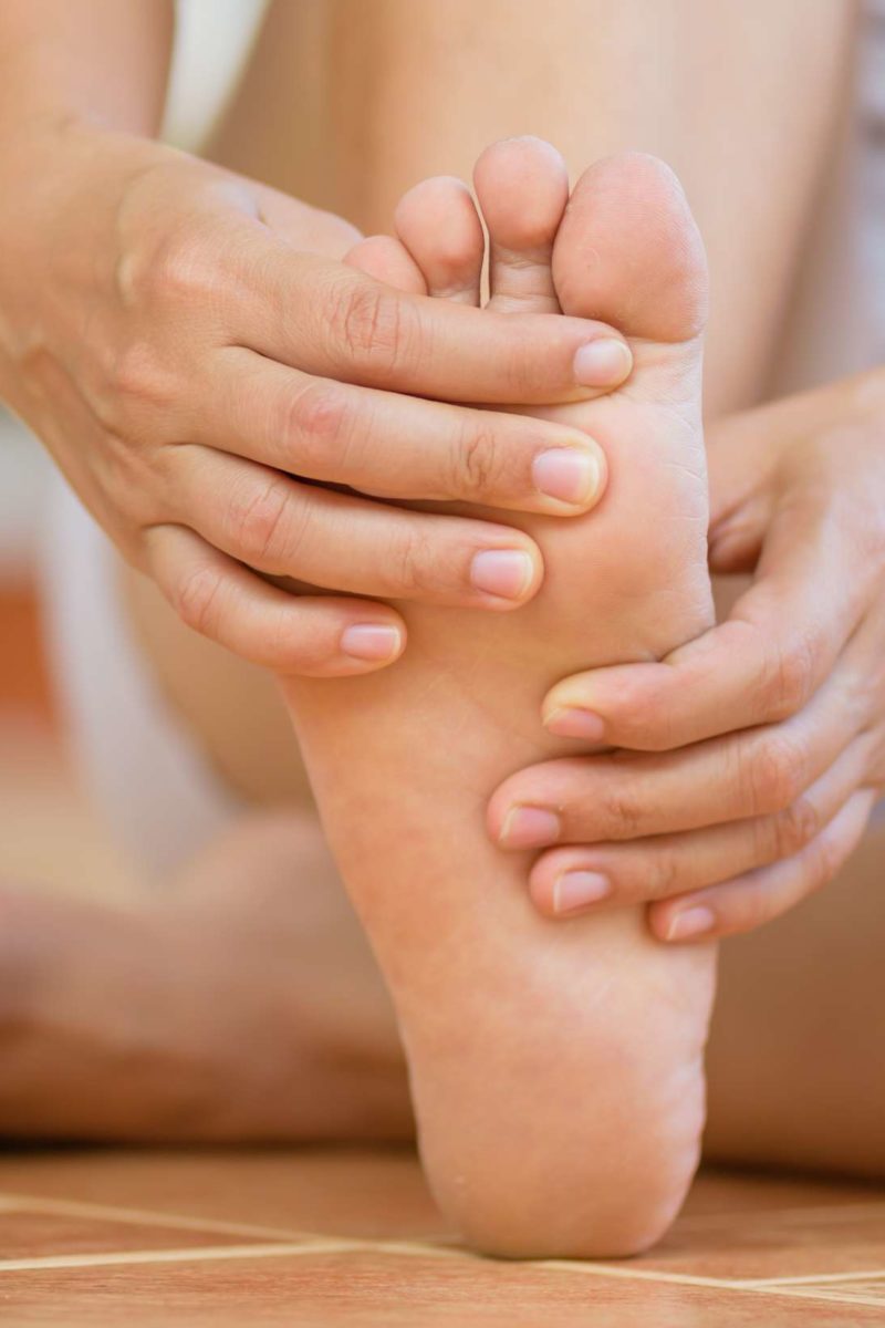 Pain In Arch Of Foot Causes Treatment And Stretches