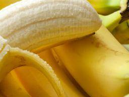 Banana allergy: Symptoms and risk factors