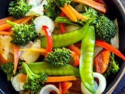 How vegetarian diets affect cholesterol levels?