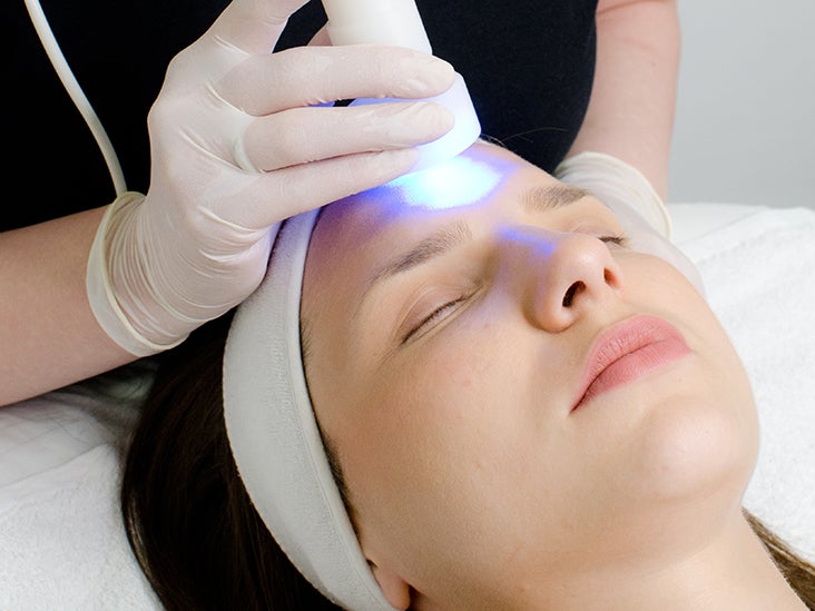 red blue light face treatment