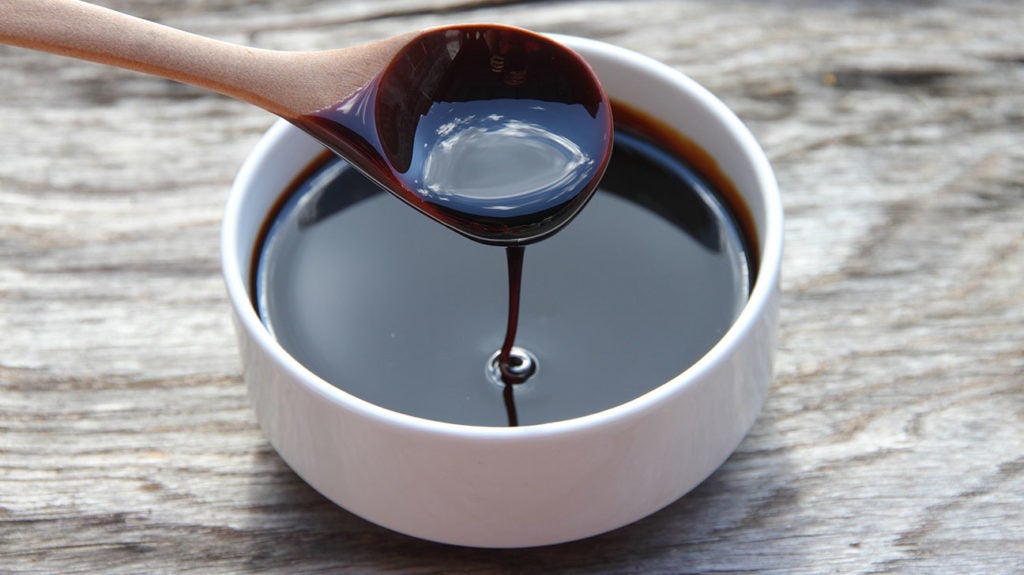 Molasses Types, nutrition, and benefits