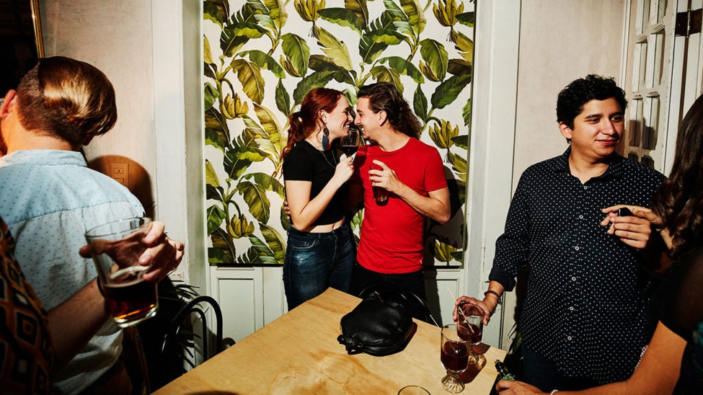 How does alcohol affect your sex life? Tips and myths