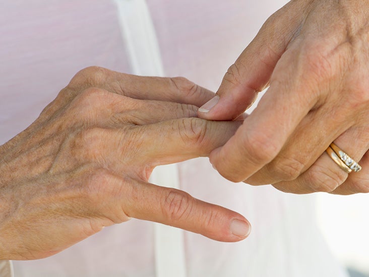 finger-joint-pain-causes-symptoms-and-treatment