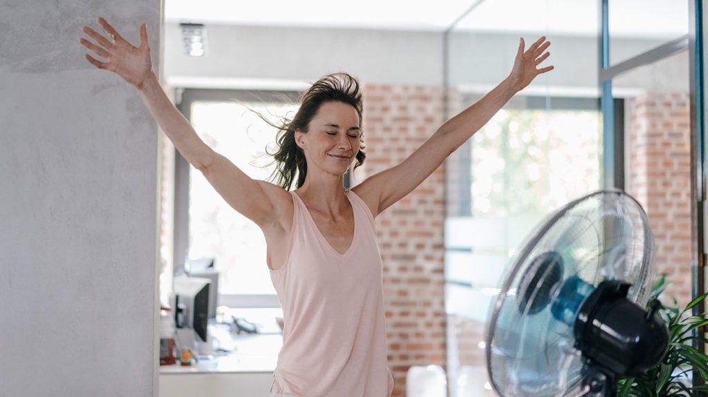 Why do I feel hot but have no fever? 13 causes