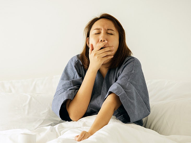 how-to-avoid-bad-breath-in-the-morning-relationclock27