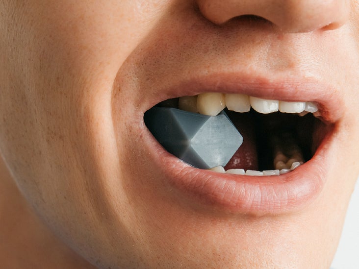 Does Chewing Gum Actually Help Your Jawline?