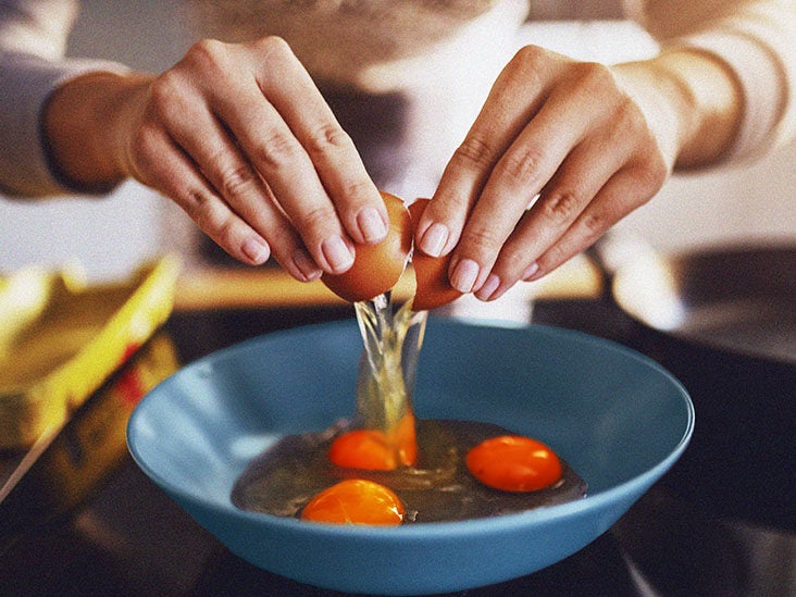 Cracking egg tips from world's fastest omelette maker
