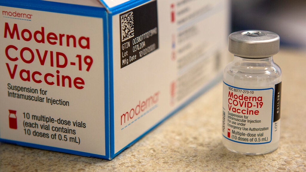 Moderna vaccine for coronavirus: Efficacy, side effects, and more