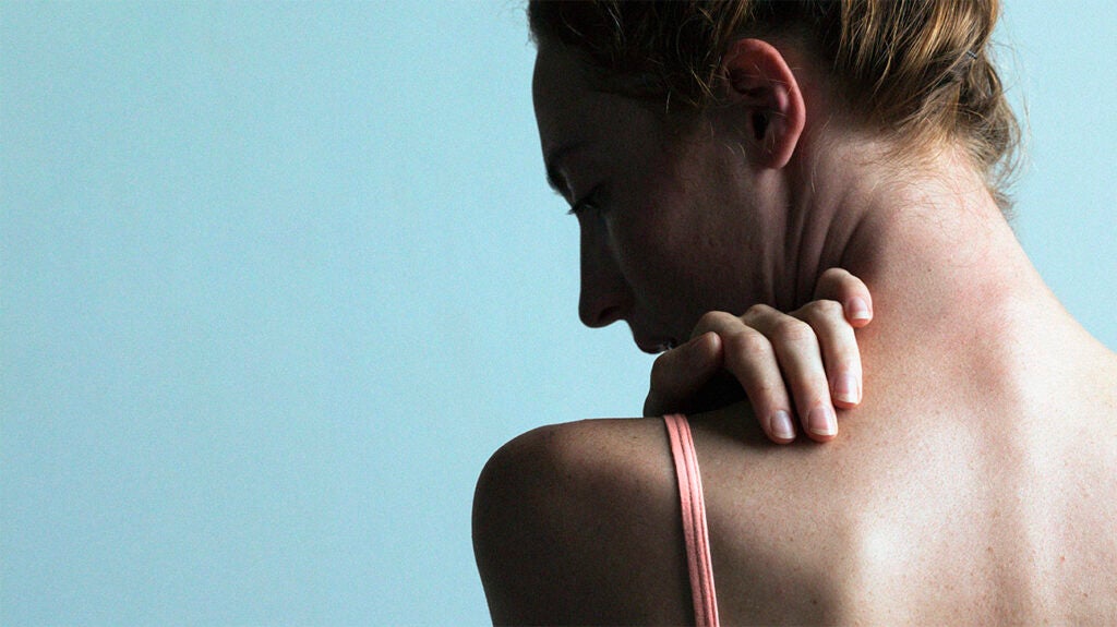 is-neck-pain-a-sign-of-covid-19-what-to-know