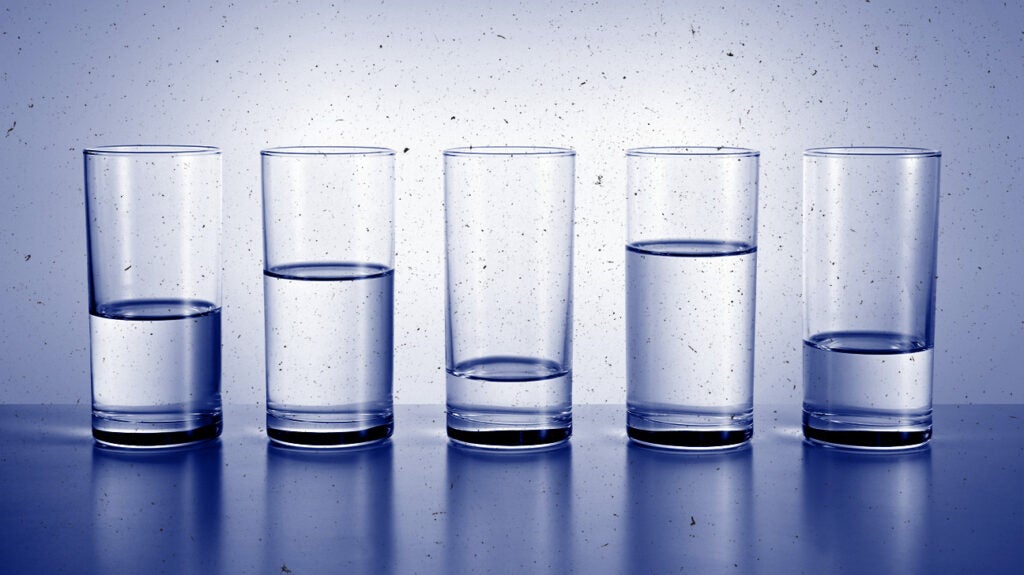 How does diabetes insipidus affect urine osmolality?