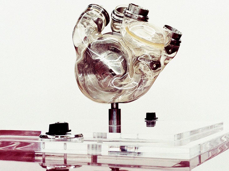 first-artificial-heart-1963