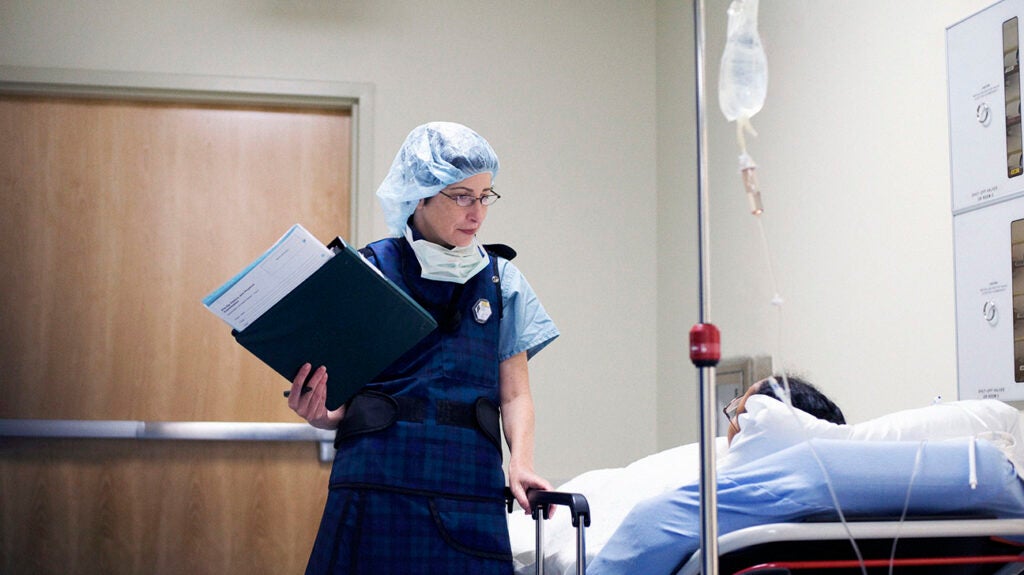 Kidney donation Benefits, risks, what to expect