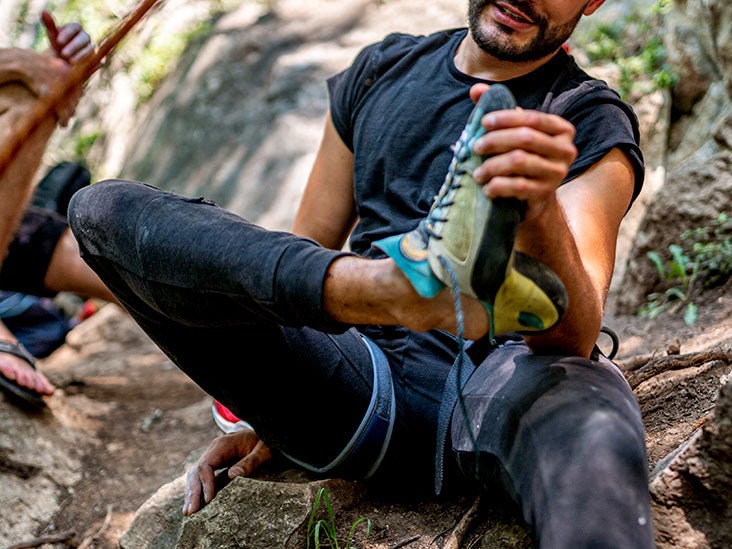 How to tell whether you have athlete’s foot or eczema