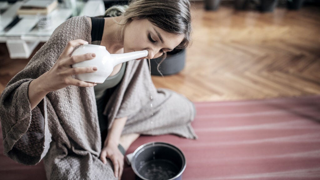 Neti pots Uses, dangers, and warnings