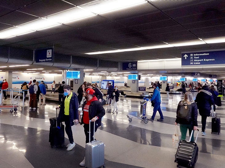 Jet lag vitamins Types, benefits, risks, and alternatives