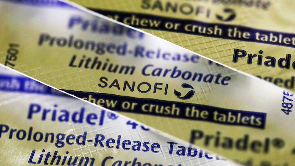 Lithium and alcohol Is it safe, risks, and when to contact a doctor