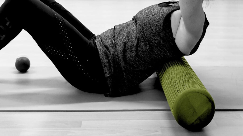 https://post.medicalnewstoday.com/wp-content/uploads/sites/3/2022/12/back_spasm_foam_roller_1296x728_header-1024x575.jpg