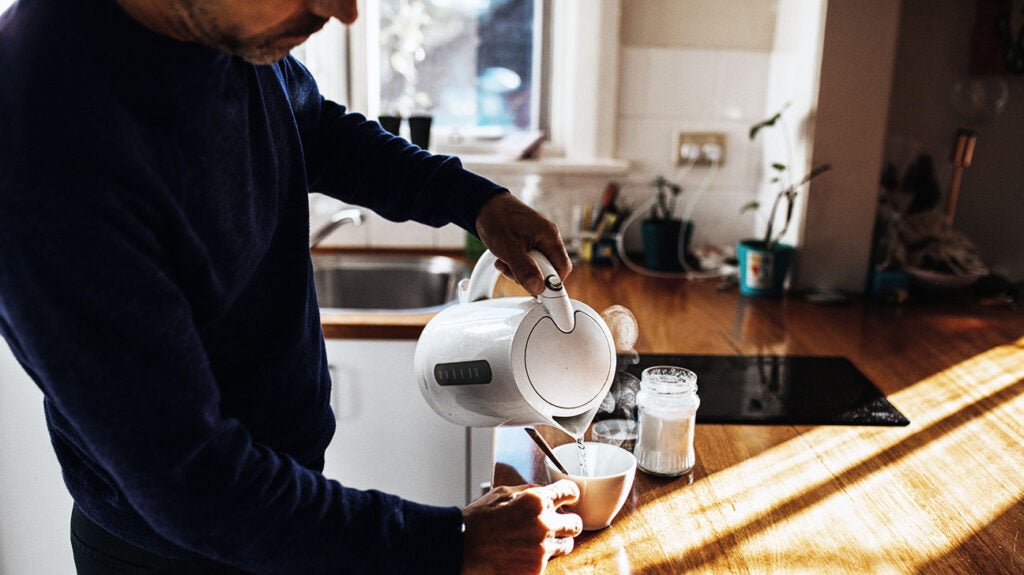 Does lupus cause weight changes?