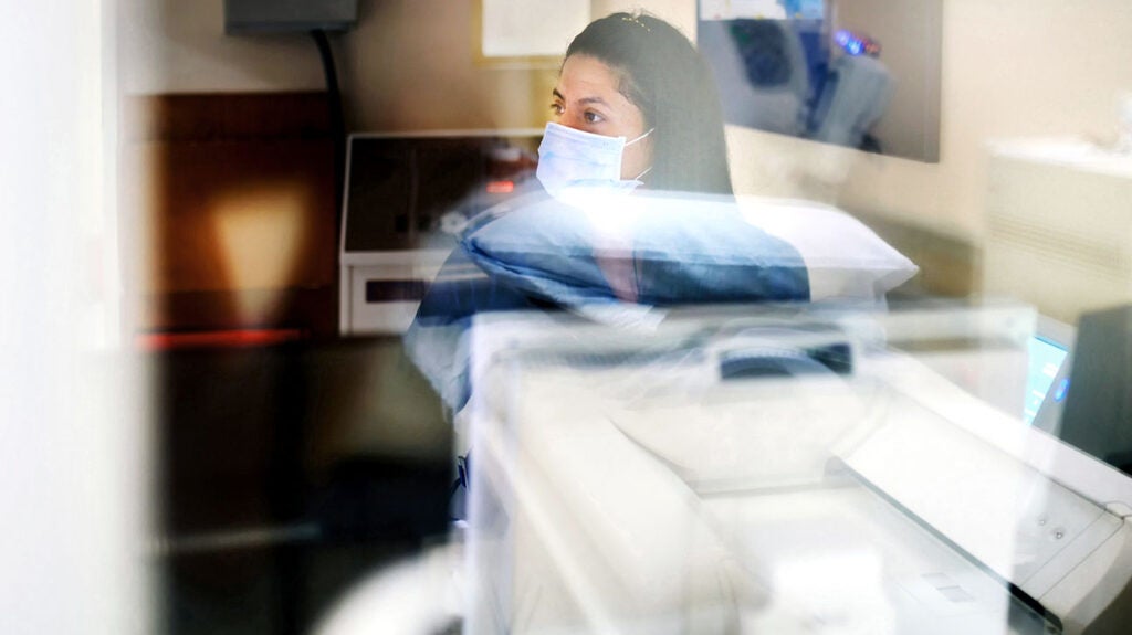 What to know about MRI contrast side effects