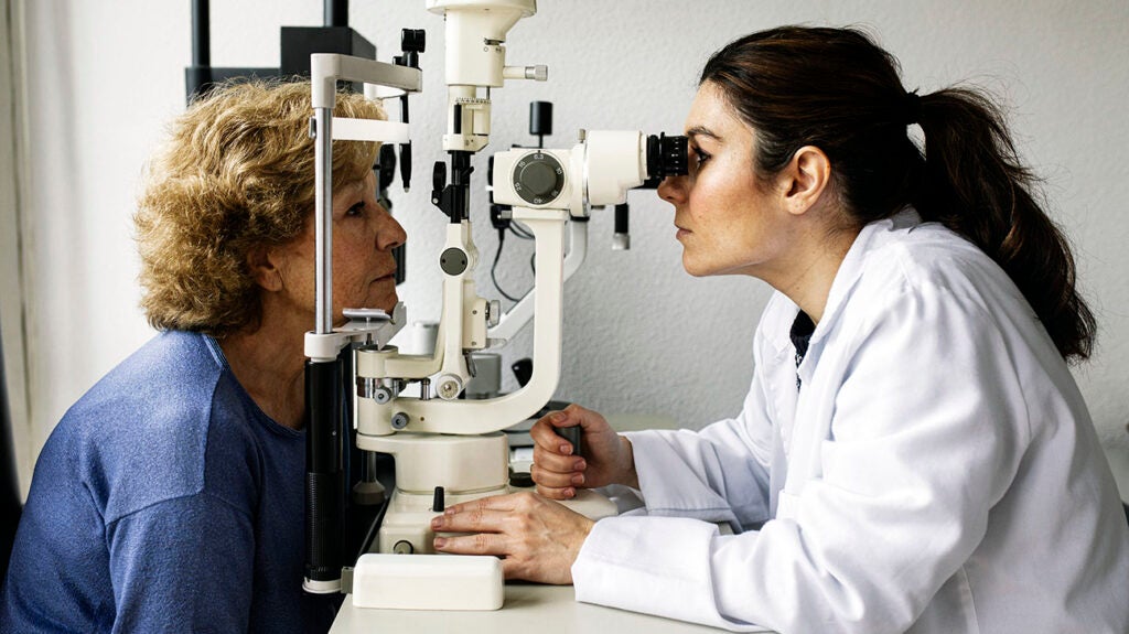 Can a vitrectomy help treat diabetic retinopathy?