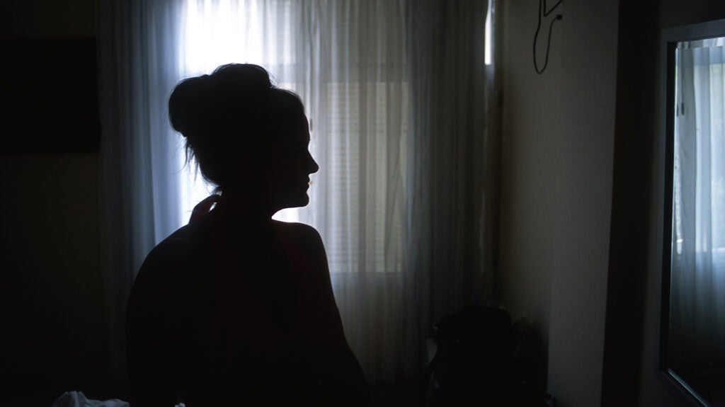 Can smoking cause a miscarriage? Risk by trimester