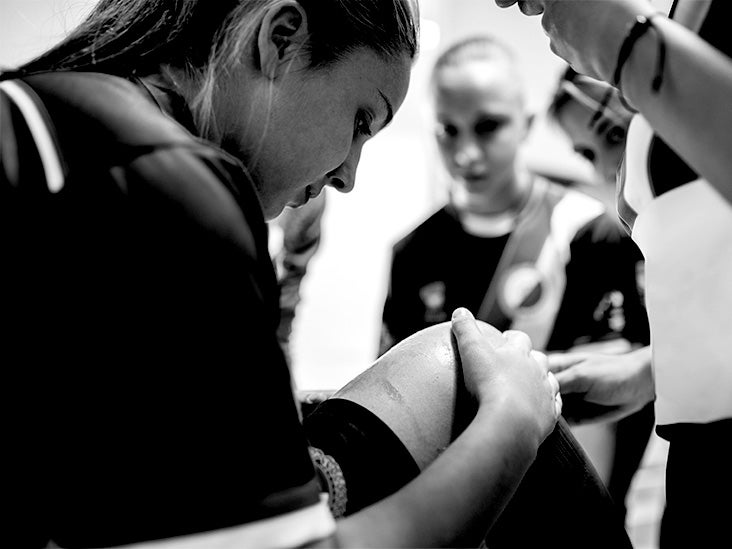 Knee pain in teens Causes, symptoms, and treatments