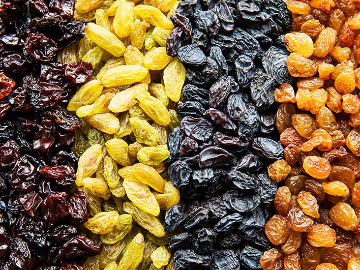 Raisins for constipation Benefits and when to take them