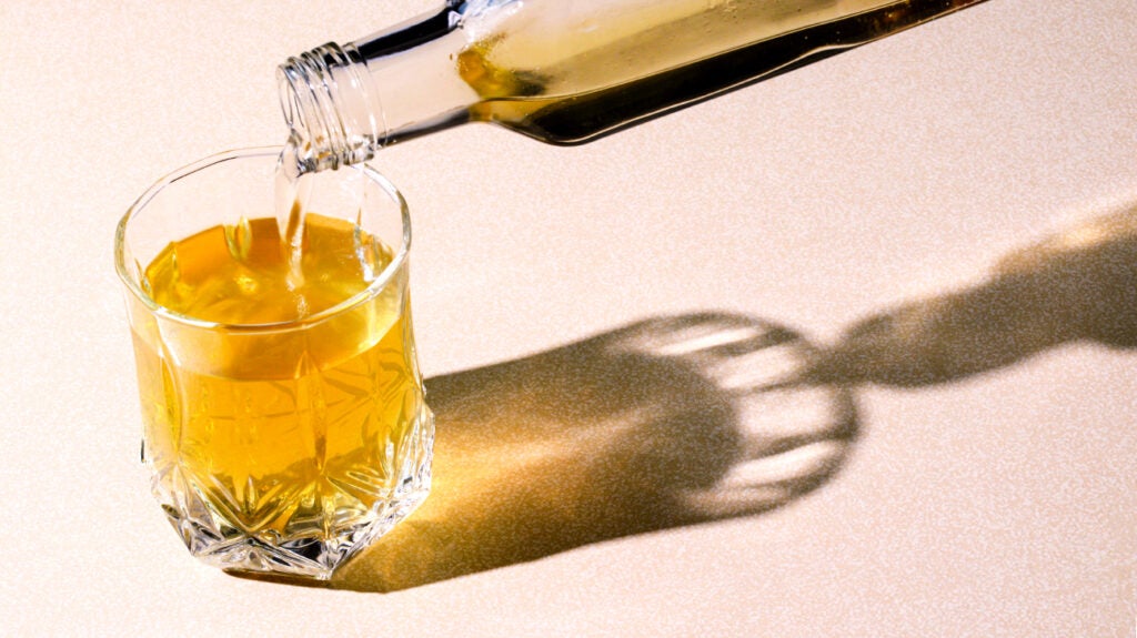 Apple cider vinegar for sore throat Benefits, risks, and how to use