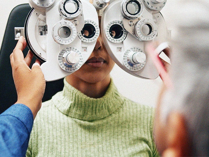 What are the treatment options for wet macular degeneration?