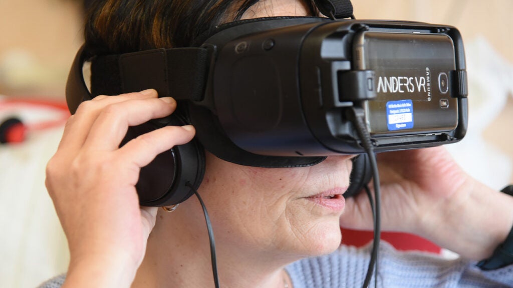 VR Is Revolutionizing Therapy. Why Aren't More People Using It? - CNET