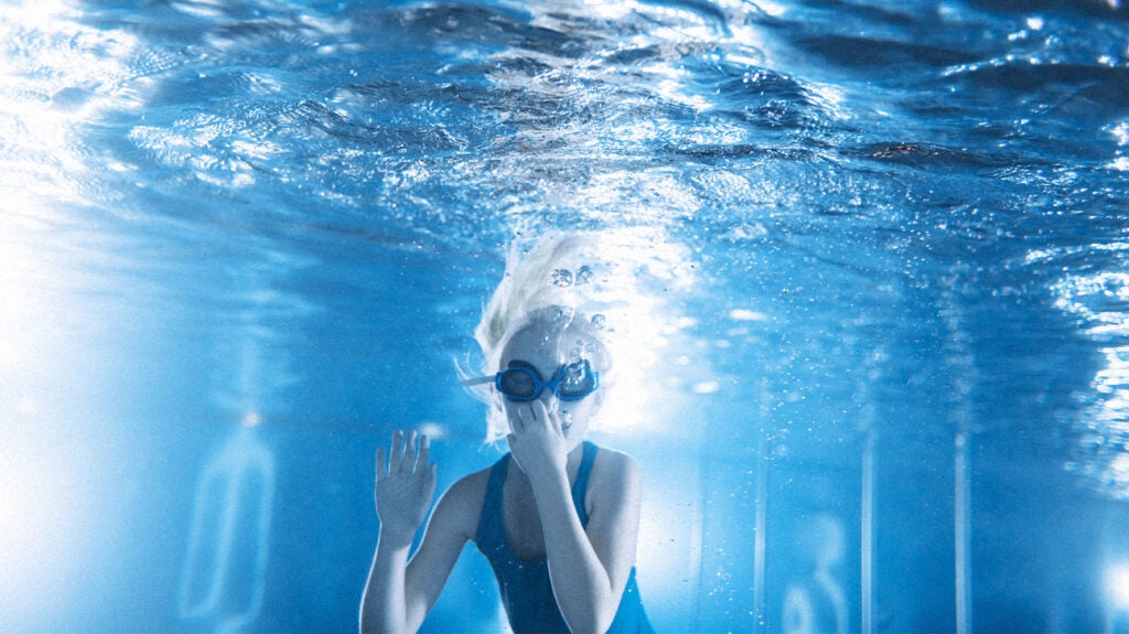 Does chlorine kill lice? Research, treatments, and more